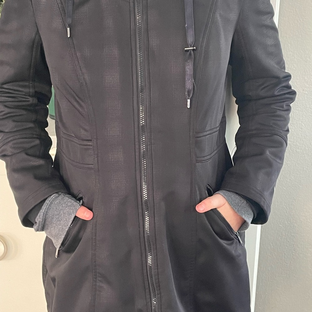 Zella large water resistant black on black print coat
